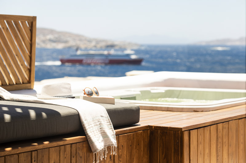 Mykonos Soul, suites with private pool